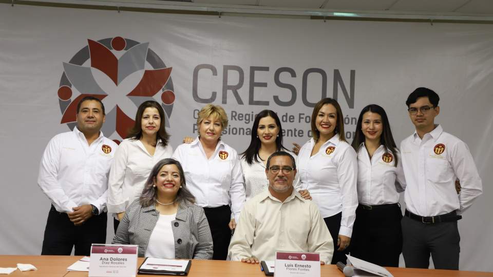 Creson firma primer contrato colectivo con personal sindicalizado
